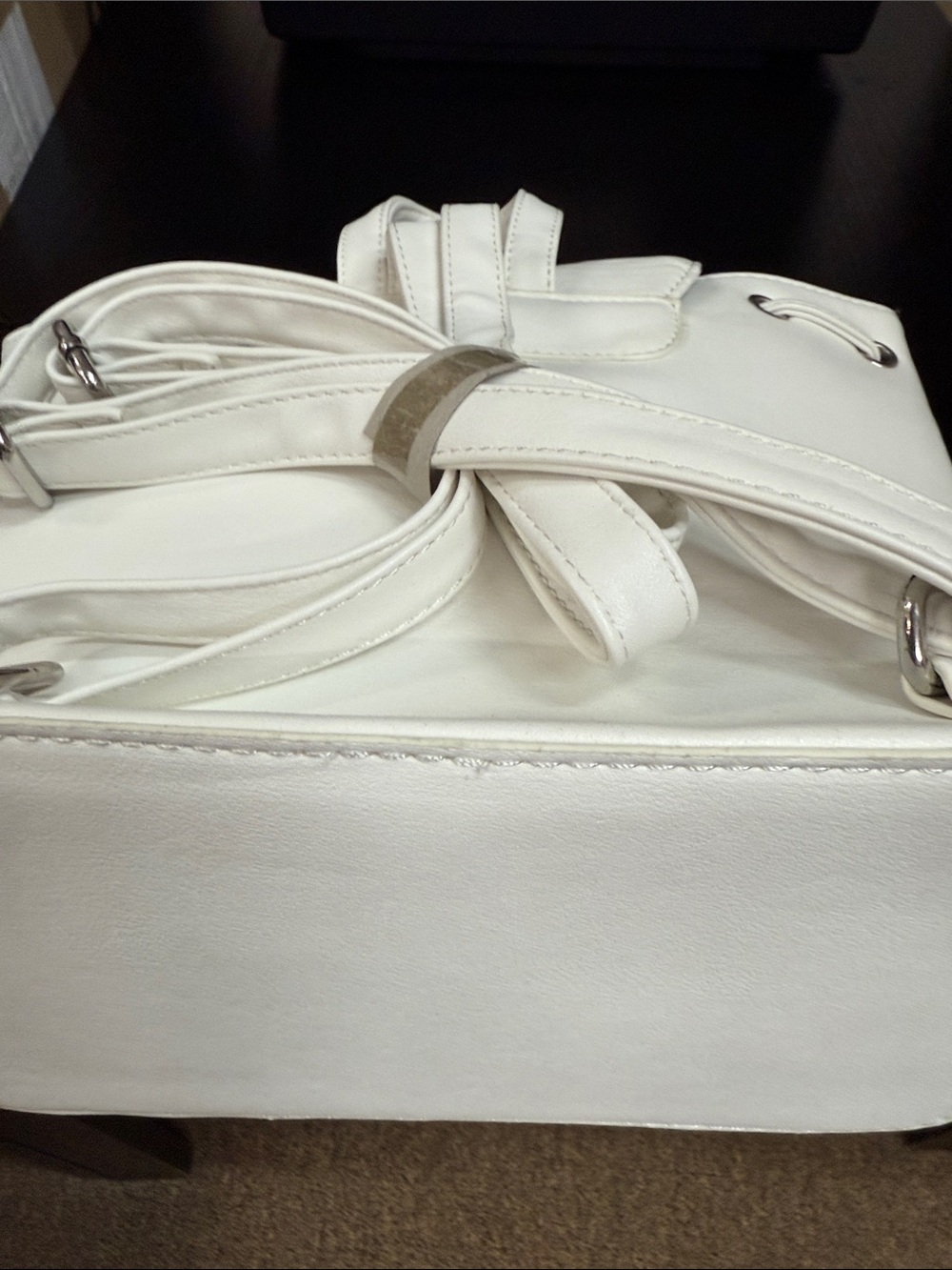 White Tassel Drawstring Backpack - Picture 3 of 4
